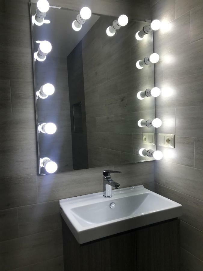 Luxury 4-Bedroom Apartment In The Center Tbilisi Bagian luar foto