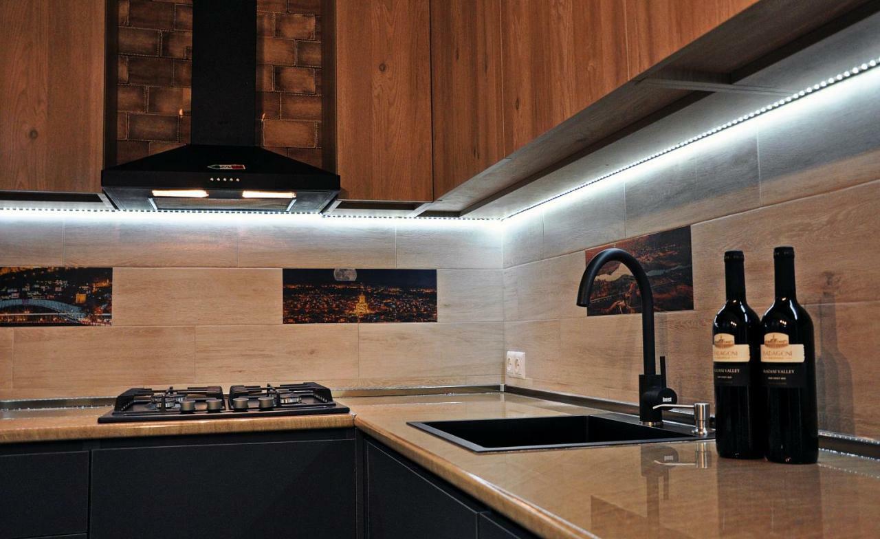 Luxury 4-Bedroom Apartment In The Center Tbilisi Bagian luar foto