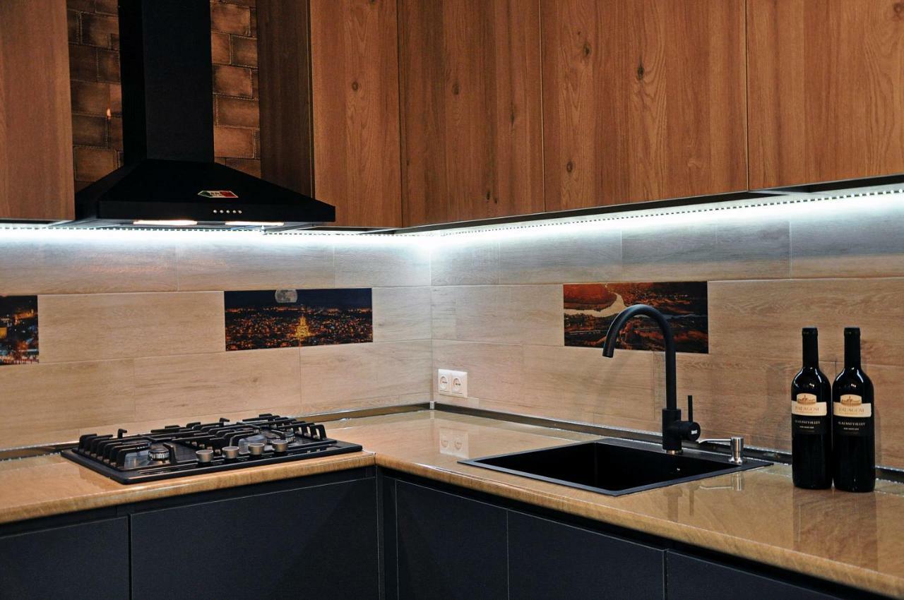 Luxury 4-Bedroom Apartment In The Center Tbilisi Bagian luar foto