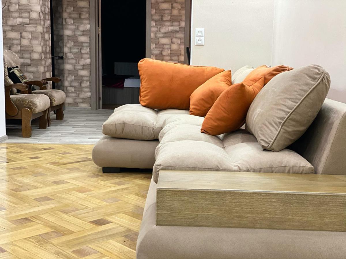 Luxury 4-Bedroom Apartment In The Center Tbilisi Bagian luar foto