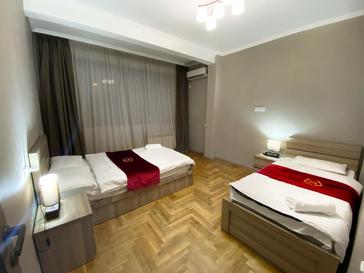 Luxury 4-Bedroom Apartment In The Center Tbilisi Bagian luar foto
